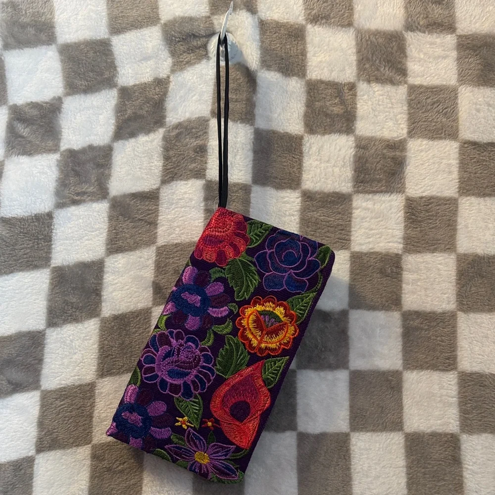 Lucia Imports Floral Embroidered Women's Clutch Purse